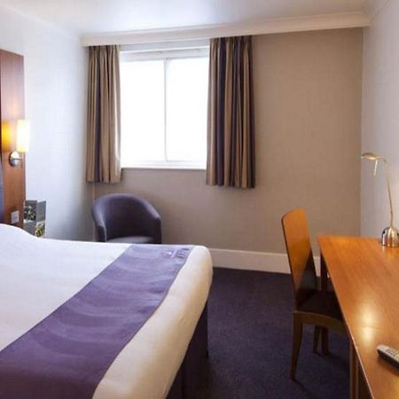Premier Inn Premier Inn Sandhurst Сендгерст Екстер'єр фото