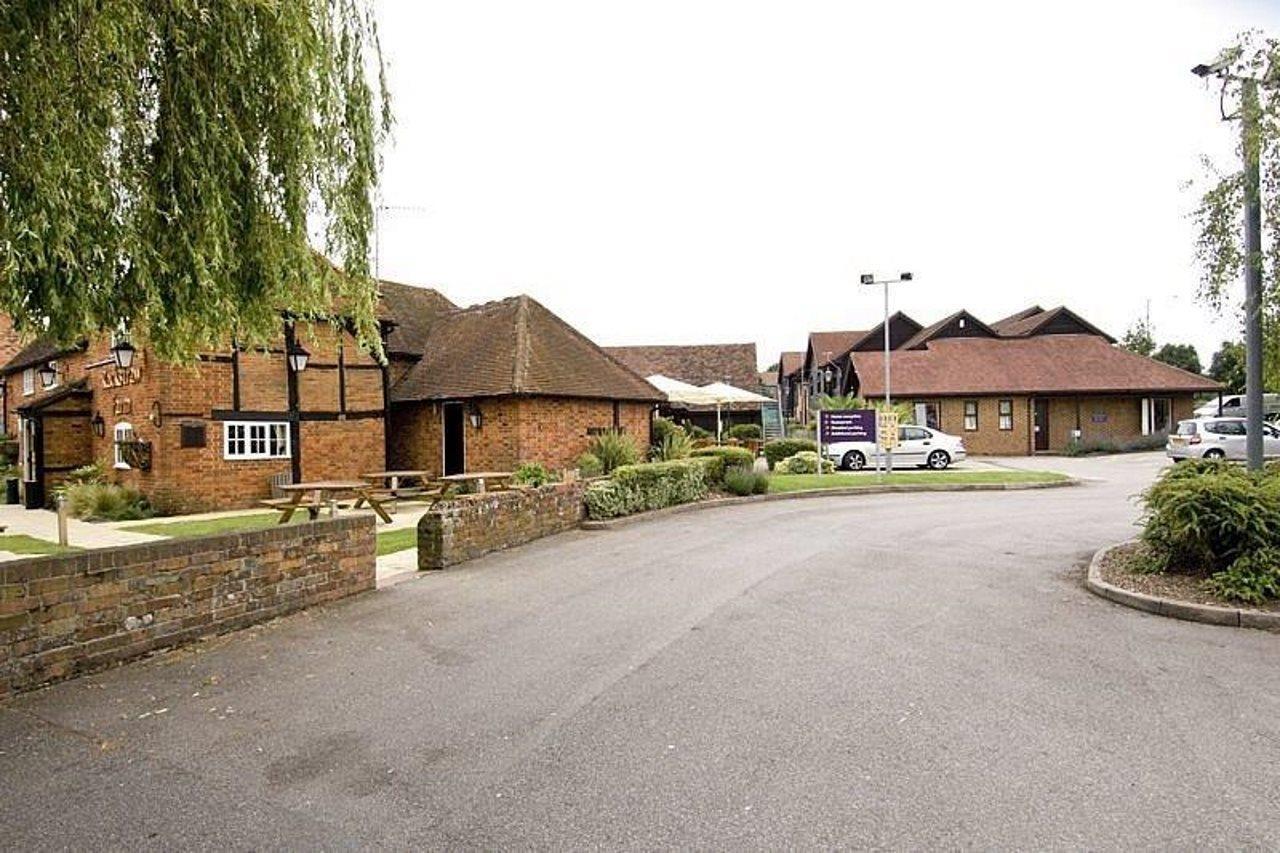 Premier Inn Premier Inn Sandhurst Сендгерст Екстер'єр фото