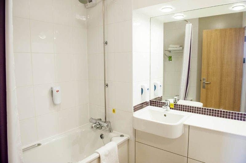 Premier Inn Premier Inn Sandhurst Сендгерст Екстер'єр фото